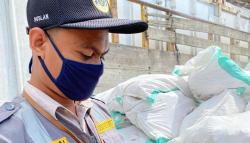 Busuk, 12 Ton Daging Ayam Beku dari Surabaya Ditolak Masuk Weda 