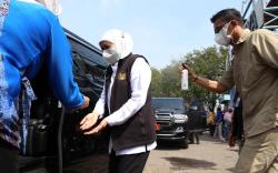 Dua Kali Terpapar Covid-19, Begini Ketatnya Prokes Gubernur Khofifah 