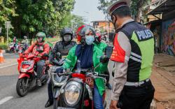 Mulai Hari Ini Ojol Bisa Melintasi Penyekatan Tanpa STRP