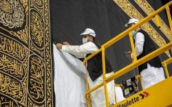  Kiswah Ka’bah Terbuat dari 670 Kg Sutra Berkualitas Tinggi
