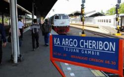 KAI Cirebon Batalkan Tiket 454 Calon Penumpang Tak Penuhi Syarat Perjalanan