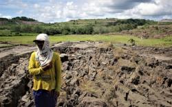 Fenomena Tanah Bergerak Hancurkan Lahan Pertanian Warga Tapin