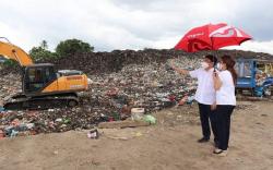Isi Liburan Idul Adha, Wali Kota Manado dan Istri Kunjungi TPA Sumompo