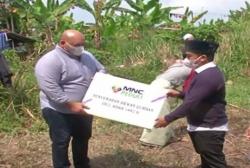 Video MNC Peduli Salurkan Hewan Kurban untuk Warga Bogor