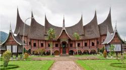 7 Kota yang Paling Indah di Indonesia, Nomor 4 Terkenal dengan Rumah Gadangnya<