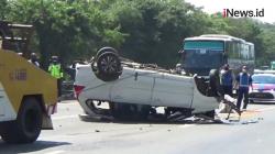 Diduga Pecah Ban, Minibus Berpenumpang Terguling di Tol Purbaleunyi, Dua Tewas