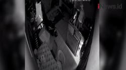 Video Pencurian 3 Ponsel dan Satu Dompet di Rumah Makan Pesanggarahan Terekam CCTV<