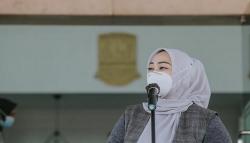 Jalan Berlubang Diunggah di Medsos, Bupati Karawang Bilang Begini<
