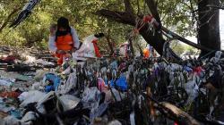 1 Ton Sampah Plastik Cemari Pantai Timur Surabaya