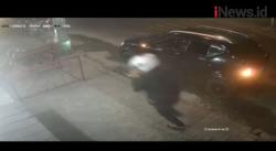 Video Pria Disiram Air Keras oleh OTK di Pinggir Jalan Kota Medan<