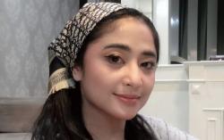 Sambil Nangis, Dewi Perssik Minta Maaf ke Istri Aldi Taher yang Cemburu