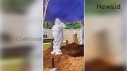 Video Bocah Azan di Pemakaman Orangtua yang Meninggal karena Covid-19