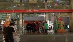Video Pasar Tanah Abang Kembali Dibuka, Pengunjung Harus Tunjukkan Kartu Vaksin
