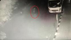 Terekam CCTV, 2 Pengendara Motor Lempar Bungkusan Diduga Sabu ke Lapas Purwakarta
