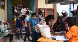 Penyaluran Bansos Tunai di Desa Langgur Gunakan Data Tahun 2020<