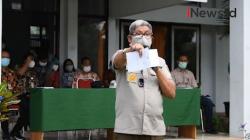 Video Bupati Maluku Tenggara Minta Kepala Kantor Pos Tual Diganti