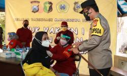 Vaksinasi Massal di Ubhara, Ini Pesan Kapolda Jatim Irjen Pol Nico Afinta<