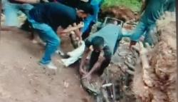 Ular Sanca Kembang 3,5 Meter di Dalam Sumur Gegerkan Warga Cimuntuk Purwakarta<