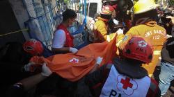 Rumah Dosen ITS Surabaya Kebakaran, 1 Korban Tewas Dievakuasi