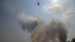 Water Bombing, Helikopter Mi-8AMT Padamkan Kebakaran Lahan di Ogan Ilir<