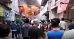Video 10 Rumah Ludes Terbakar di Bendungan Hilir Picu Kepanikan Warga