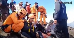Video Dua Pendaki Gunung Batur Terjatuh hingga Terjebak di Pinggir Jurang