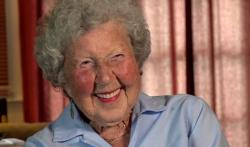 Luar Biasa, Nenek 101 Tahun Ini Masih Kuat Berburu Lobster 3 Hari Seminggu