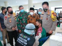 Kejar Herd Immunity, Polda NTB Gelar Vaksinasi Presisi Merdeka Goes to Campus di UMM