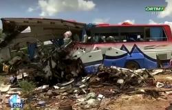 Truk Angkut Pekerja Pasar Tabrak Bus gara-gara Ban Pecah, 41 Orang Tewas