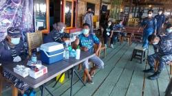 TNI AL Gelar Serbuan Vaksinasi di Pulau Manado Tua