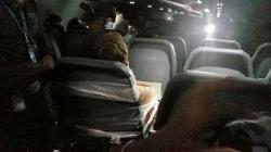 Penumpang Cabul Raba-Raba Pramugari Ditangkap Aparat saat Tiba di Bandara Tujuan<