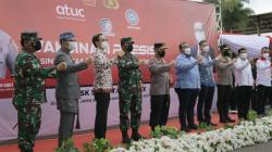 Ridwan Kamil Dampingi Panglima TNI dan Kapolri Tinjau Vaksinasi Massal Buruh<