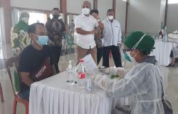 500 Pelaku UMKM di Kulonprogo Divaksin Covid-19, Kadin: Ekonomi Harus Bangkit