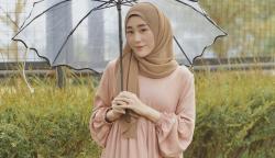 Larissa Chou Curhat Bagaimana Merawat Anak Seorang Diri Usai Bercerai, Netizen Beri Semangat<