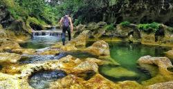 Indahnya Curug Panetean Tasikmalaya, Unik Ada Batuan Cekung seperti Kolam Renang<