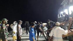 Cegah Penyebaran Covid-19, Satgas di Pulau Miangas Periksa Penumpang Kapal