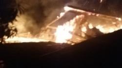 Hawu Ditinggalkan Menyala, Api Lumat Rumah di Nyalindung Sukabumi, Warga Panik<