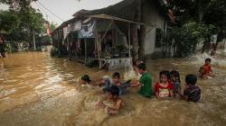 Sungai Cimanceuri Meluap, Perumahan di Tigaraksa Tangerang Banjir hingga 1 Meter