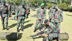 Kunjungi Malut, Asops KSAD Periksa Kesiapan Satgas Panrahwan      