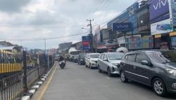 Libur Tahun Baru Islam, Jalur Cianjur-Puncak Dipadati Kendaraan Luar Kota