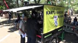 Pria Cimahi Jeli Melihat Peluang Bisnis Penghasil Cuan, Buka Jasa Cetak Kartu Vaksinasi<