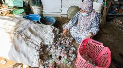 Warga Bantargebang Ubah Sampah Jadi Rupiah