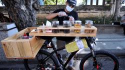 Karyawan Hotel Bintang 5 di Bali Beralih Profesi Jadi Pedagang Kopi Keliling