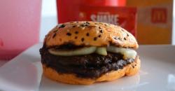 Mencicipi Burger Rendang ala McD, Rasanya Unik Bikin Penasaran