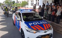 TNI dan Polri Distribusikan Bansos Beras untuk 81.843 Warga Tasikmalaya