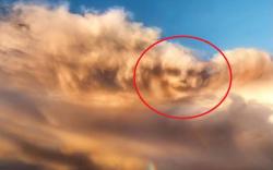 Geger Awan Berbentuk Muka Iblis Muncul di Langit, Netizen Dibuat Merinding 