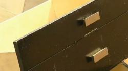 Kasihan, Bayi Umur Sepekan Ini Dibuang dalam Laci Bekas di Pinggir Jalan