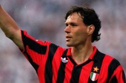 Van Basten Pilih Messi atau Ronaldo? Ini Kata Legenda AC Milan