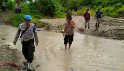 Polri Gandeng Warga Razia Tambang Emas Liar di Gunung Botak