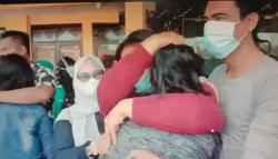  Dipulangkan dari Papua ke Indramayu, 4 Siswi SMP Korban Trafficking Disambut Isak Tangis 